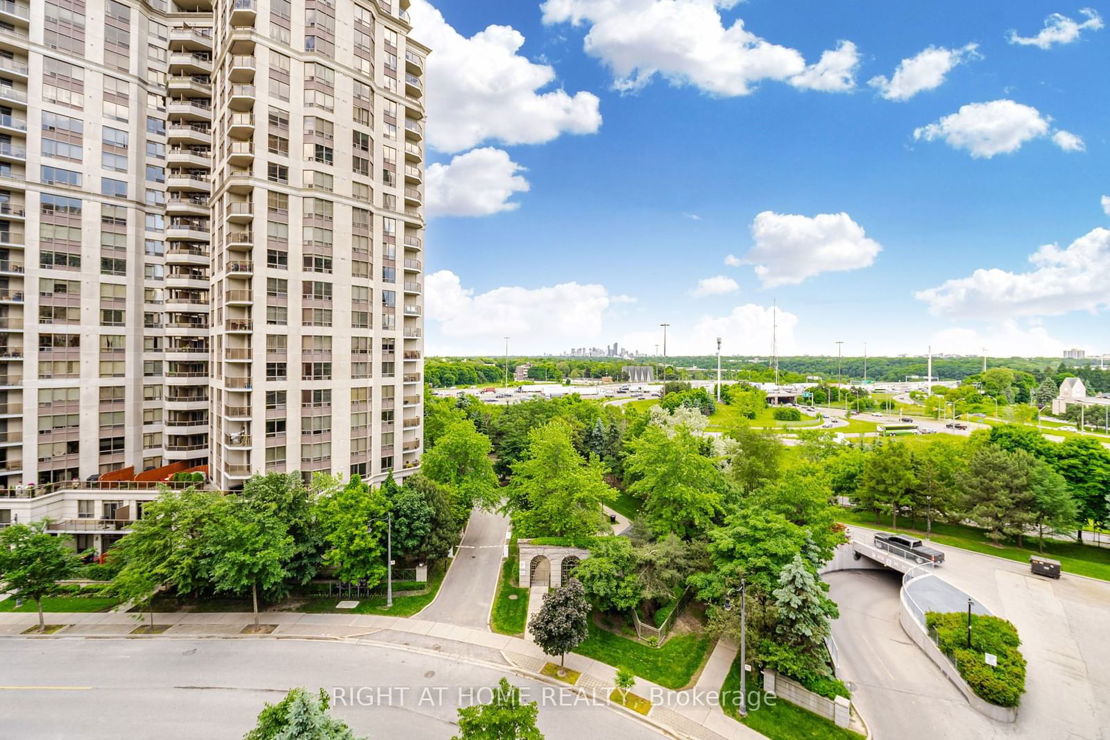 51 Harrison Garden Blvd, unit 810 for sale - image #24