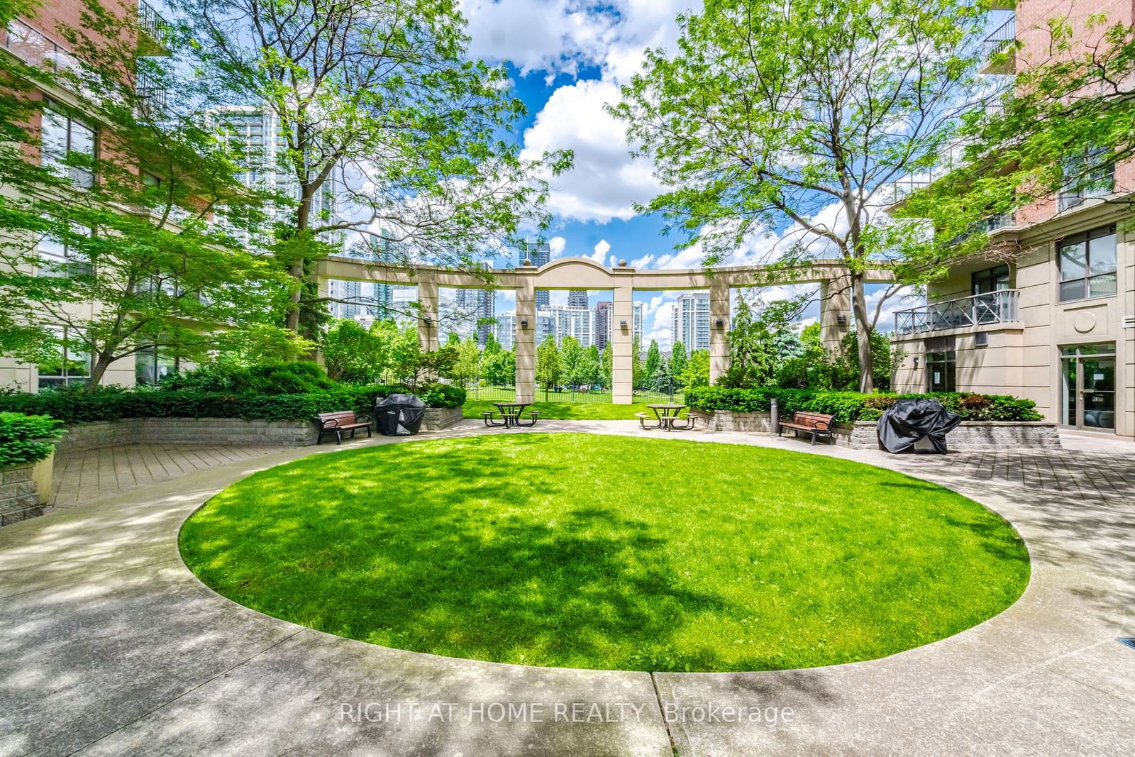 51 Harrison Garden Blvd, unit 810 for sale - image #35