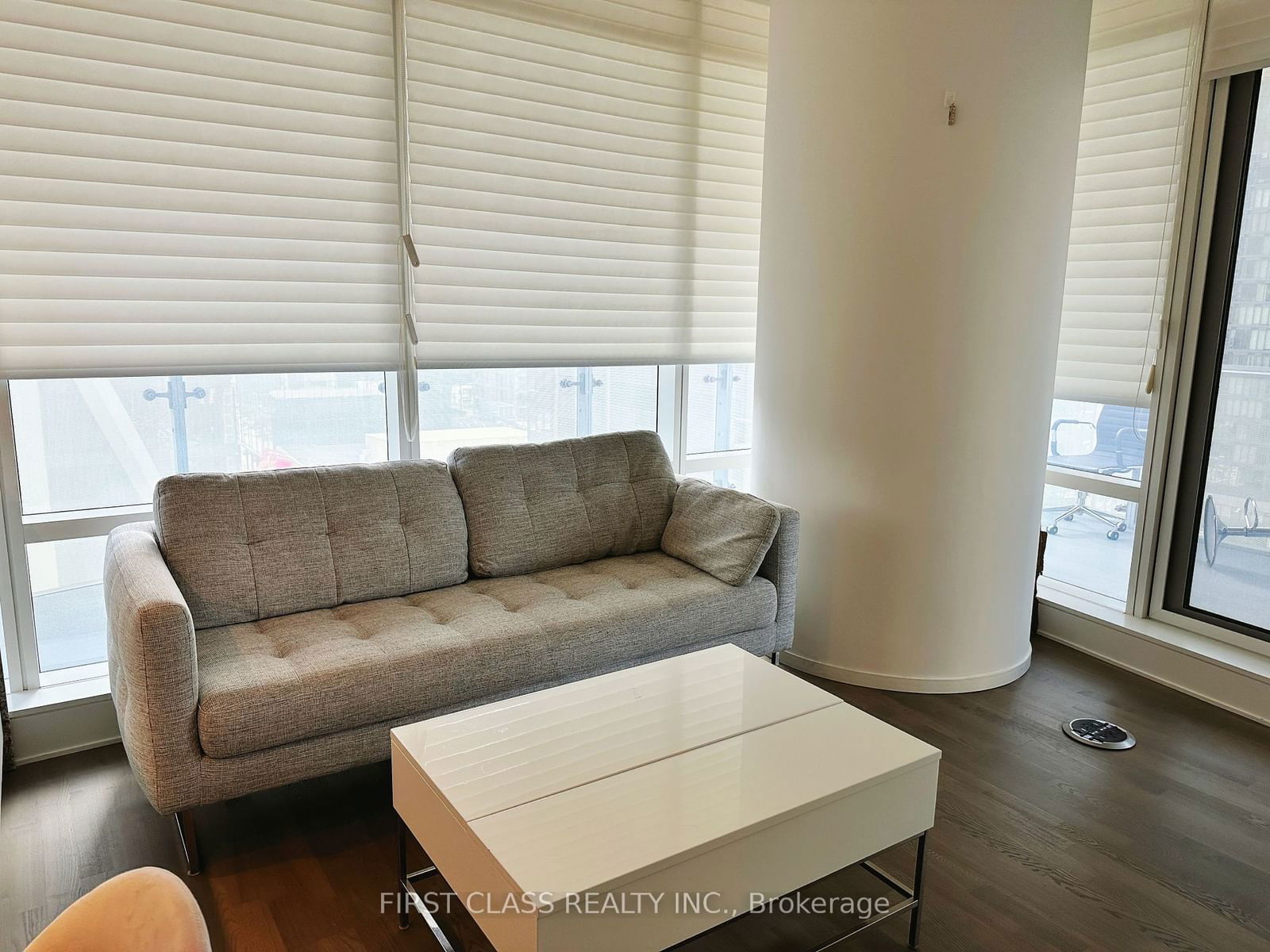 1 Bloor St E, unit 1110 for rent - image #3