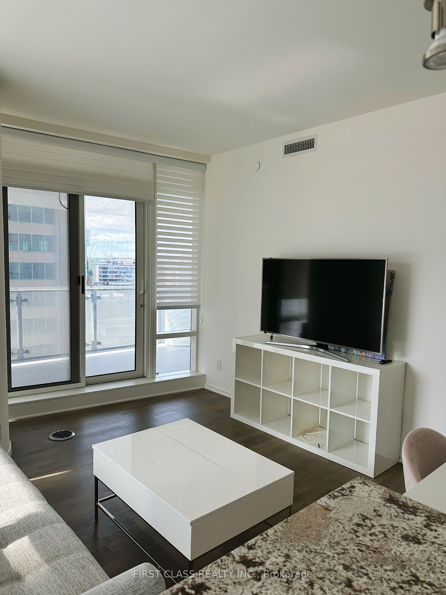 1 Bloor St E, unit 1110 for rent - image #4