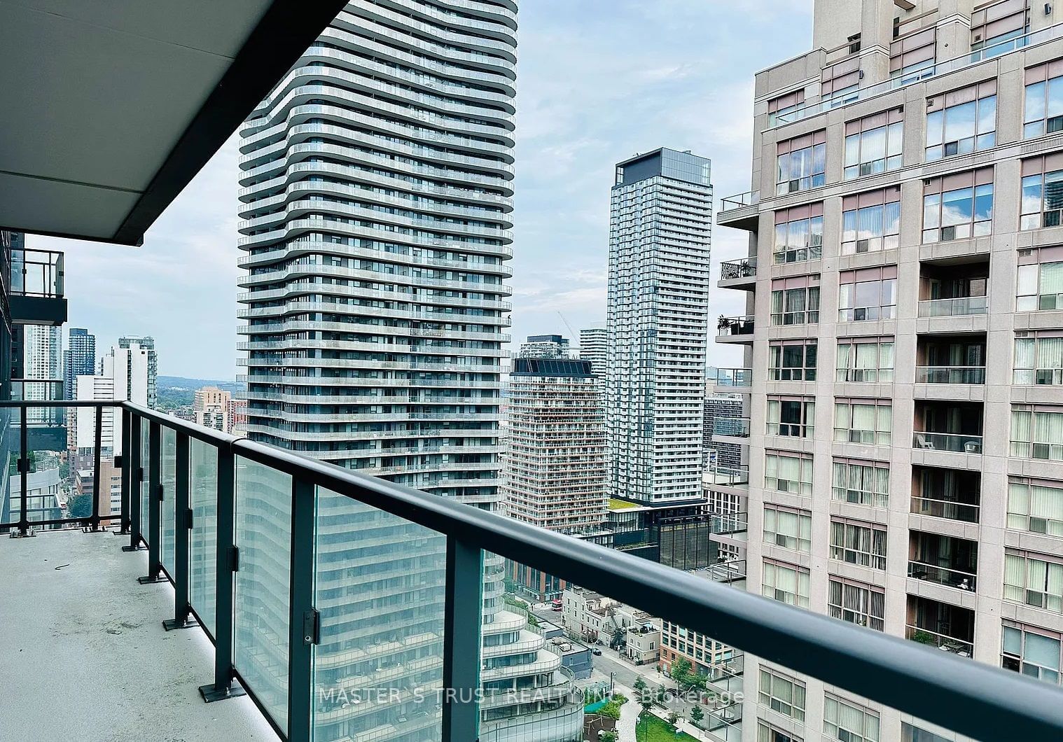 955 Bay St, unit 2407 for rent - image #14