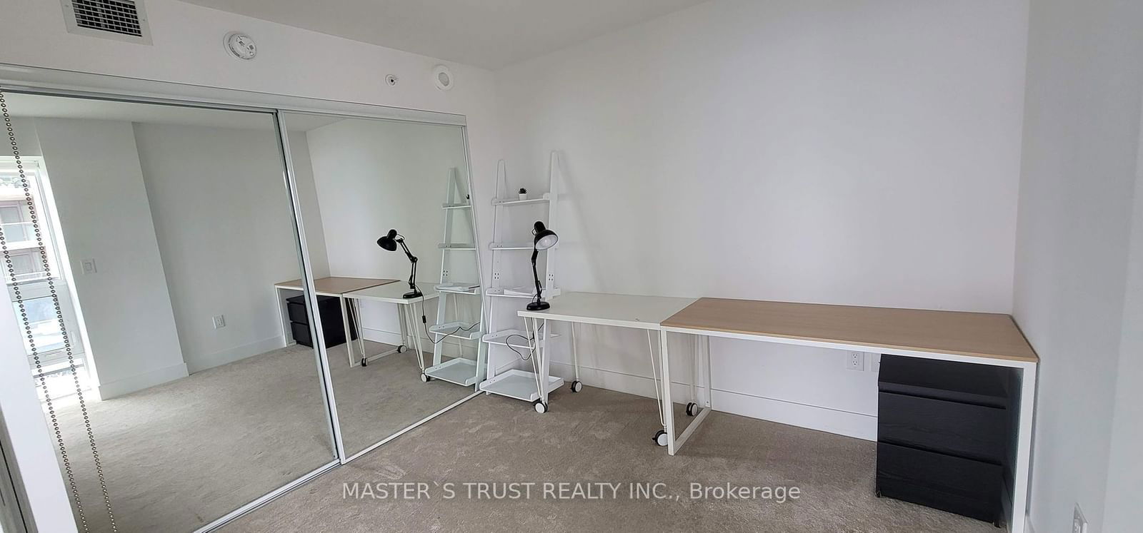 955 Bay St, unit 2407 for rent - image #2