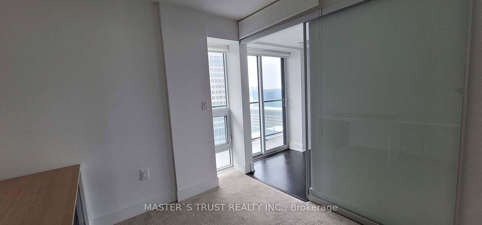 955 Bay St, unit 2407 for rent - image #3