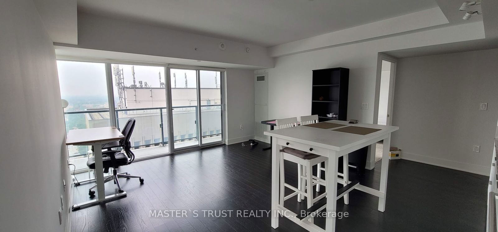 955 Bay St, unit 2407 for rent - image #4