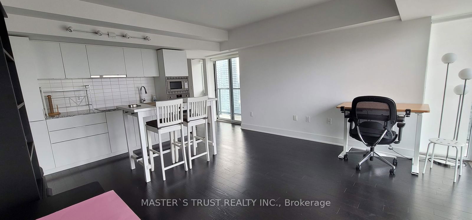 955 Bay St, unit 2407 for rent - image #6