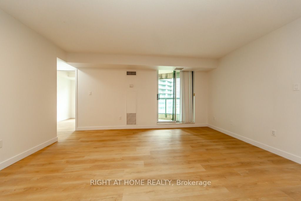 23 Lorraine Dr, unit 1001 for sale - image #5