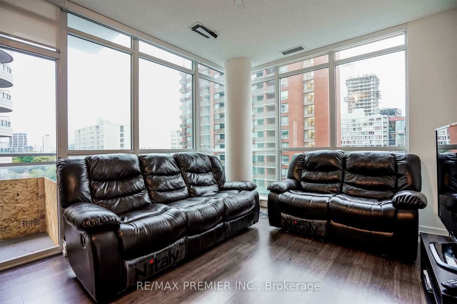 89 DUNFIELD Ave, unit 636 for rent - image #10