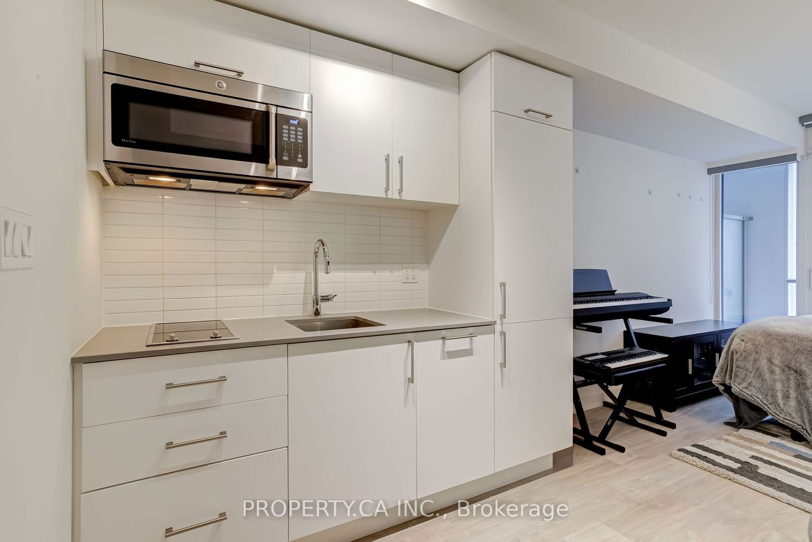 27 Bathurst St, unit 719 for sale - image #1