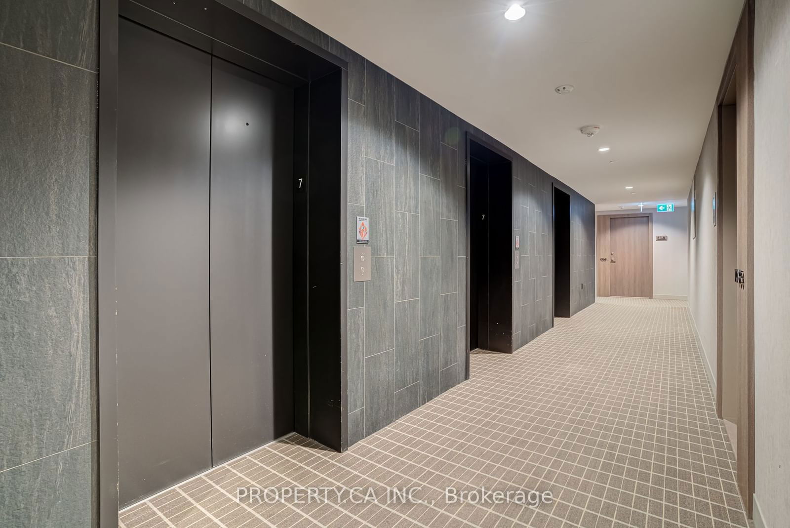 27 Bathurst St, unit 719 for sale