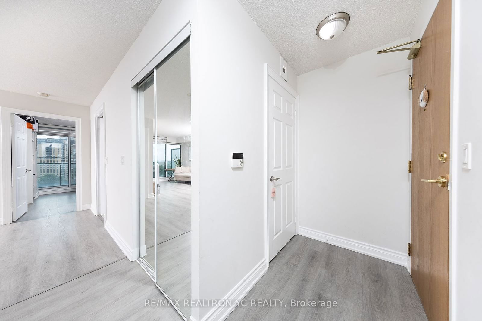 5508 Yonge St, unit 1101 for sale - image #3