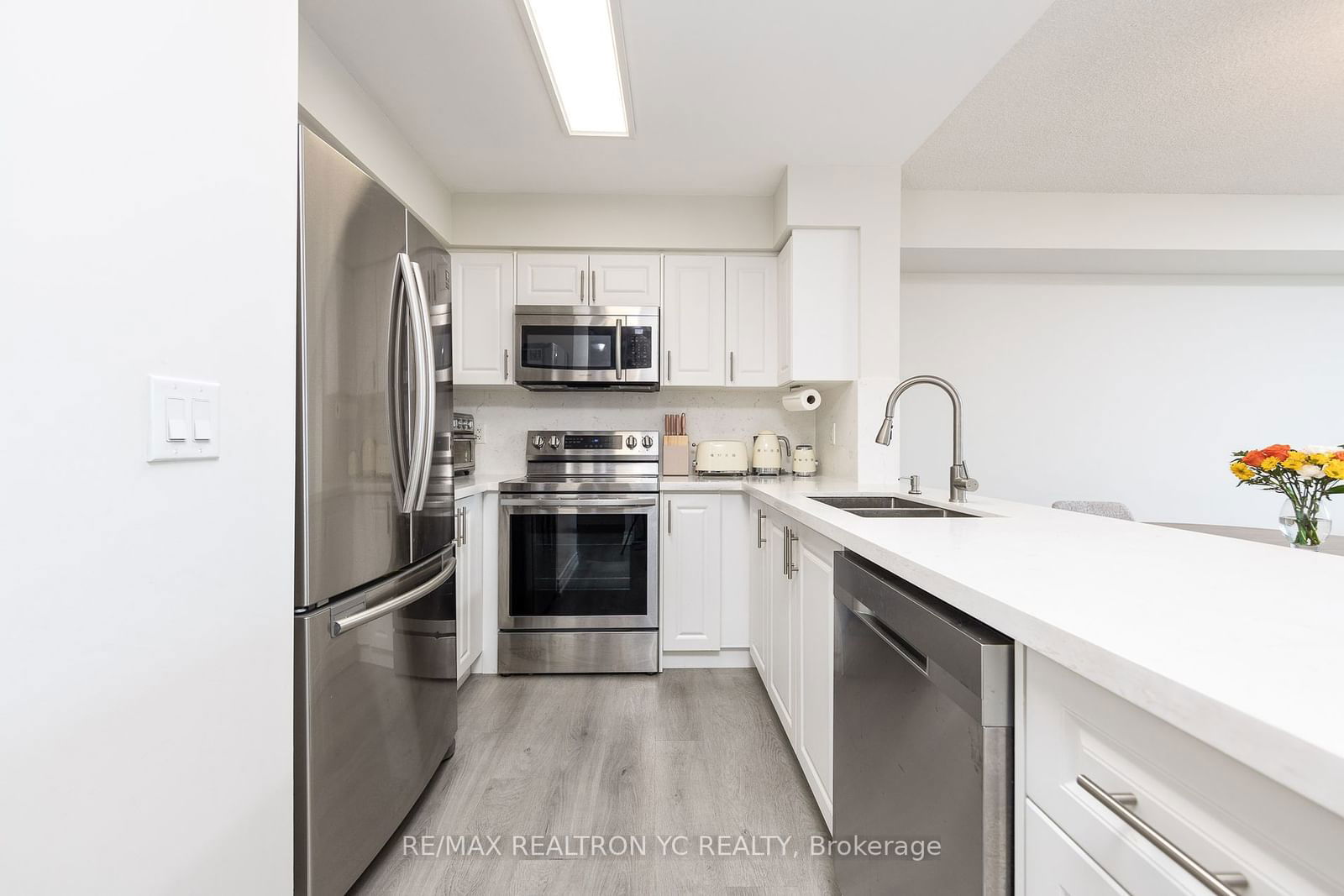 5508 Yonge St, unit 1101 for sale - image #4