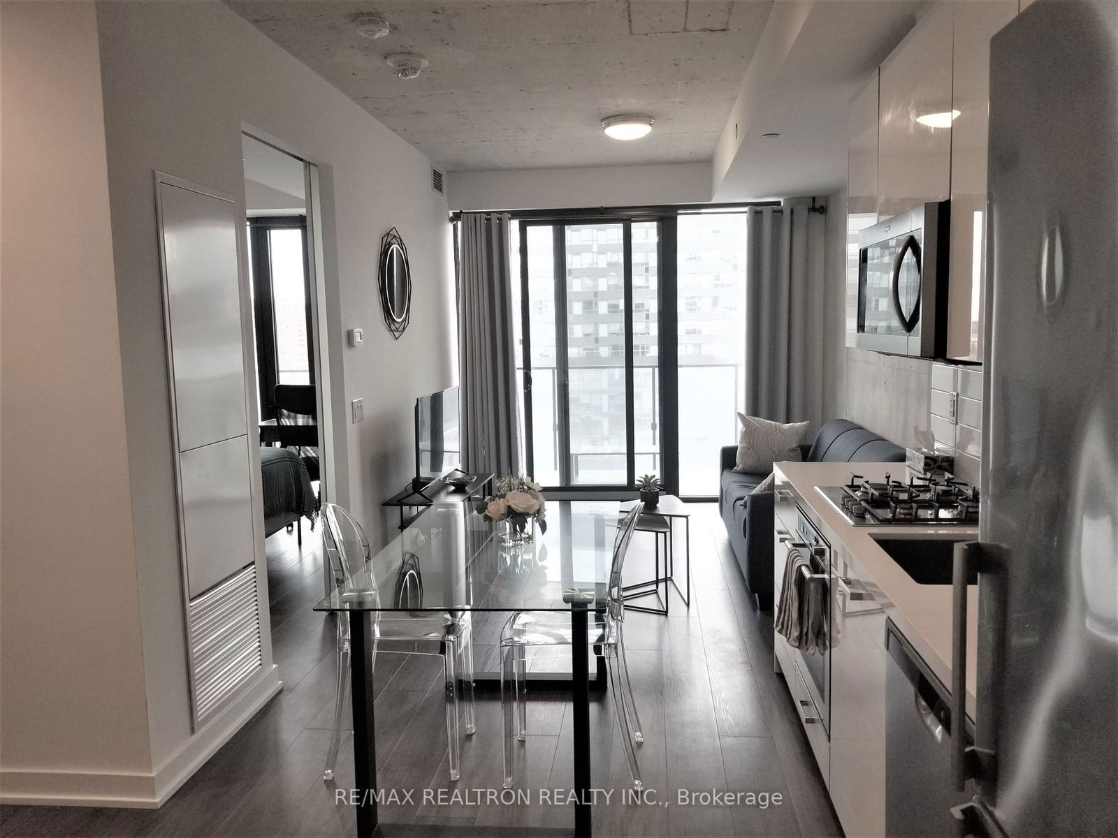 55 Ontario St, unit 706 for rent - image #2