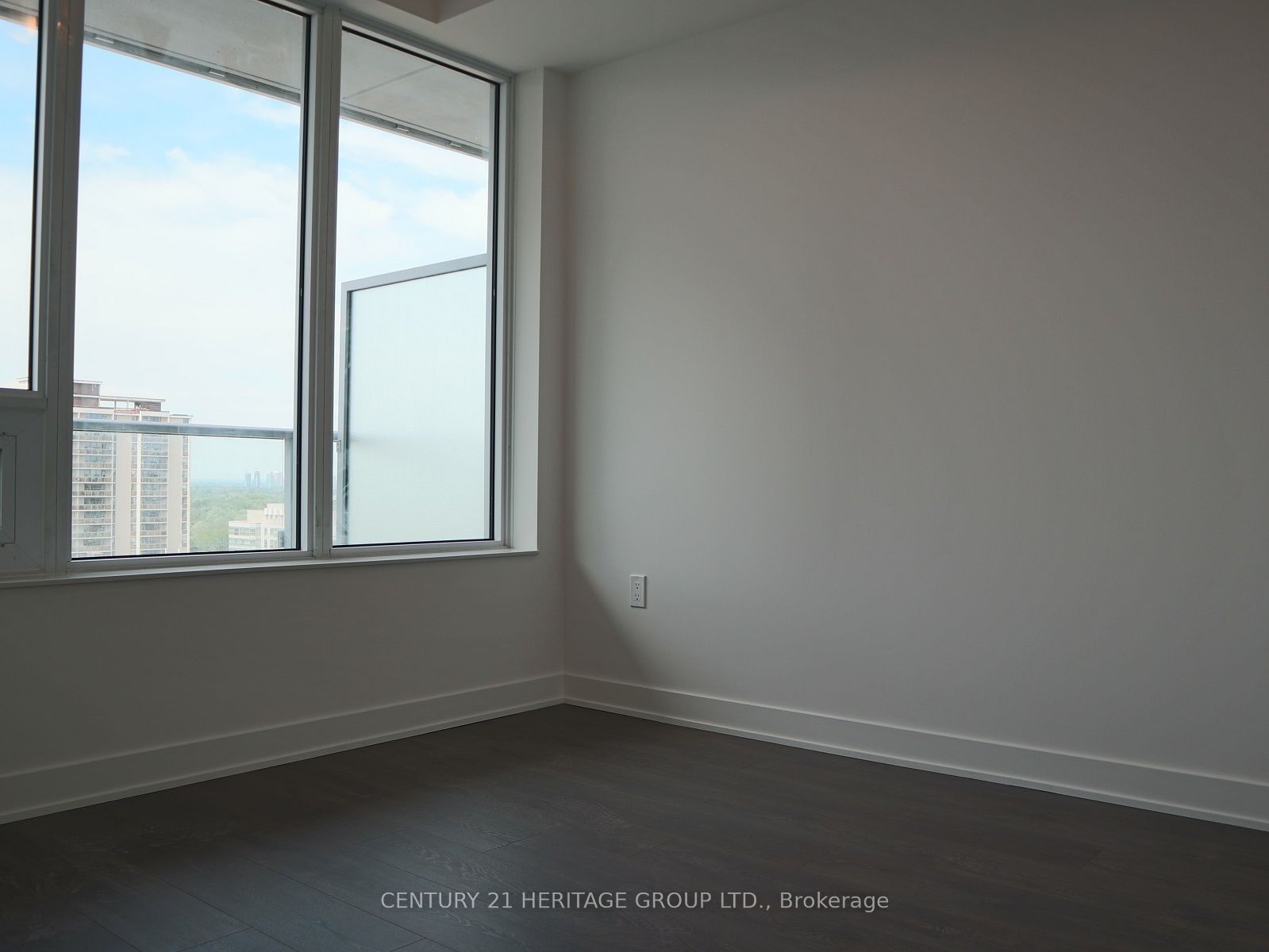 99 Broadway Ave, unit 1811 for rent - image #12