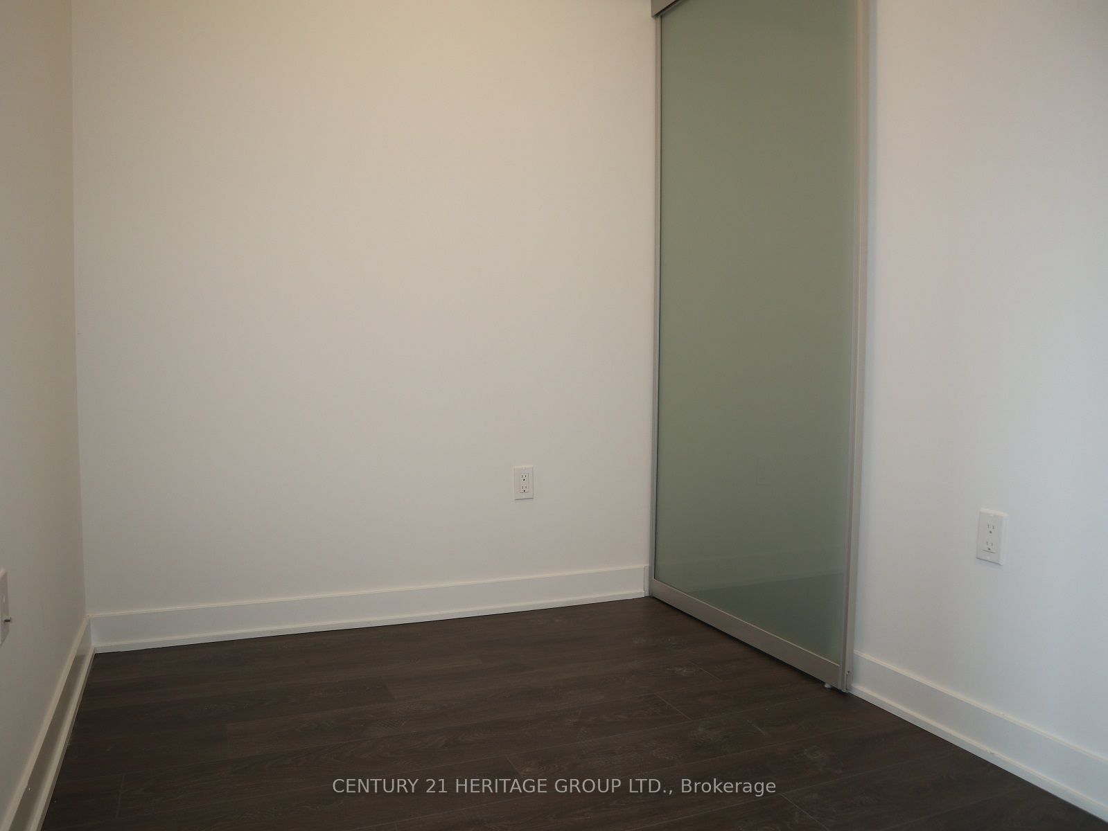 99 Broadway Ave, unit 1811 for rent - image #5