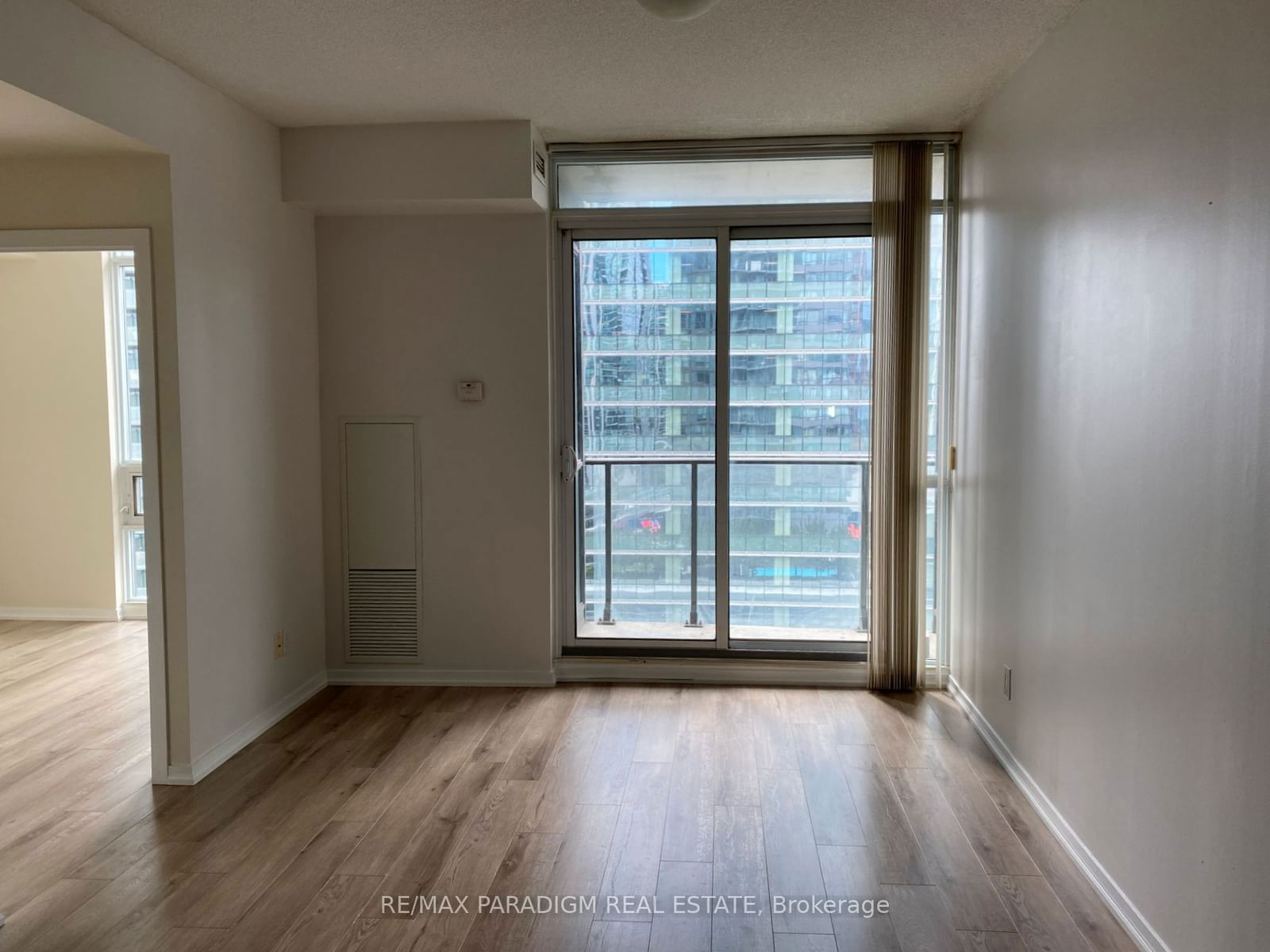 65 Bremner Blvd, unit 1702 for rent - image #2