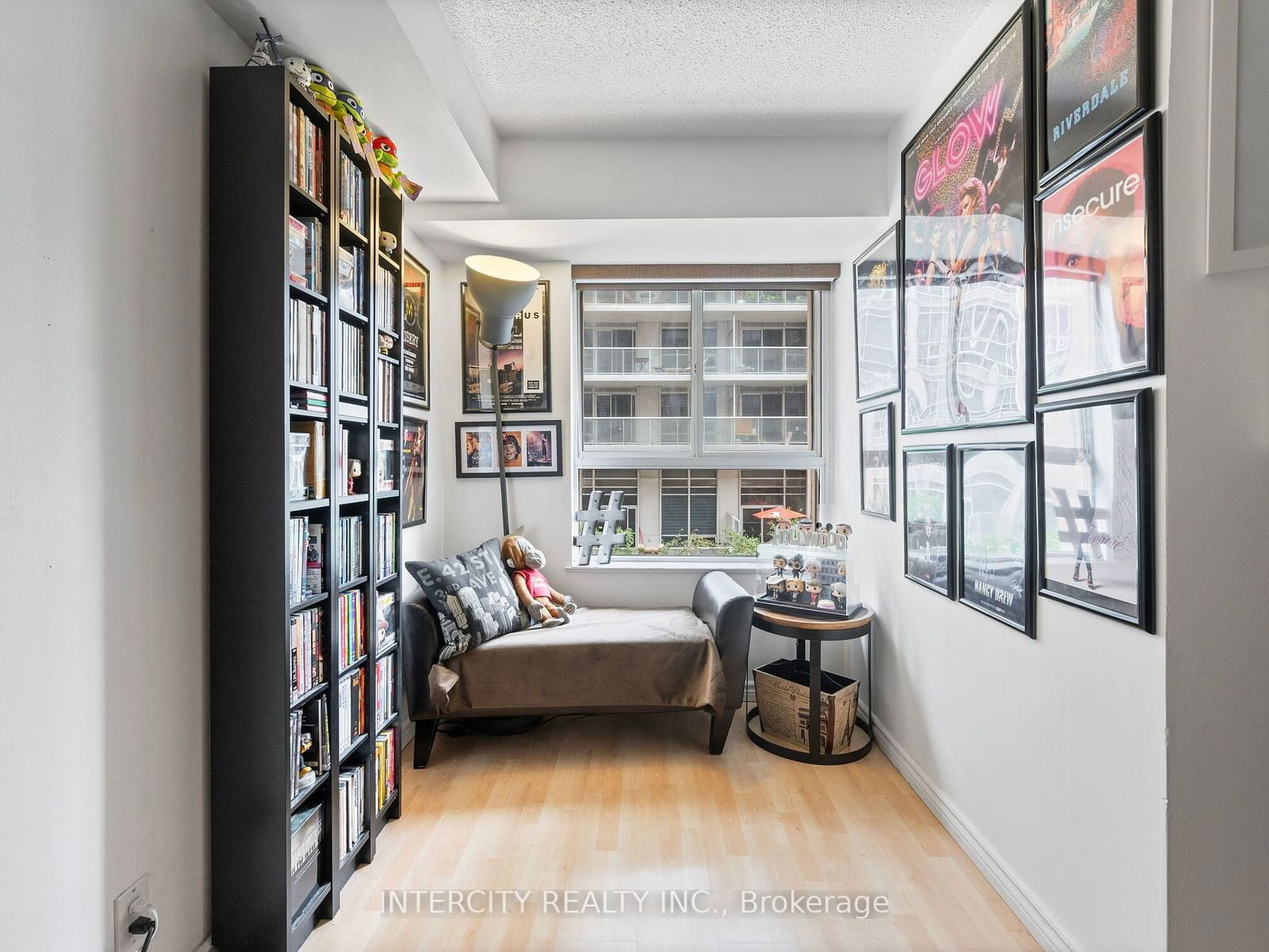 717 Bay St, unit 509 for sale - image #10