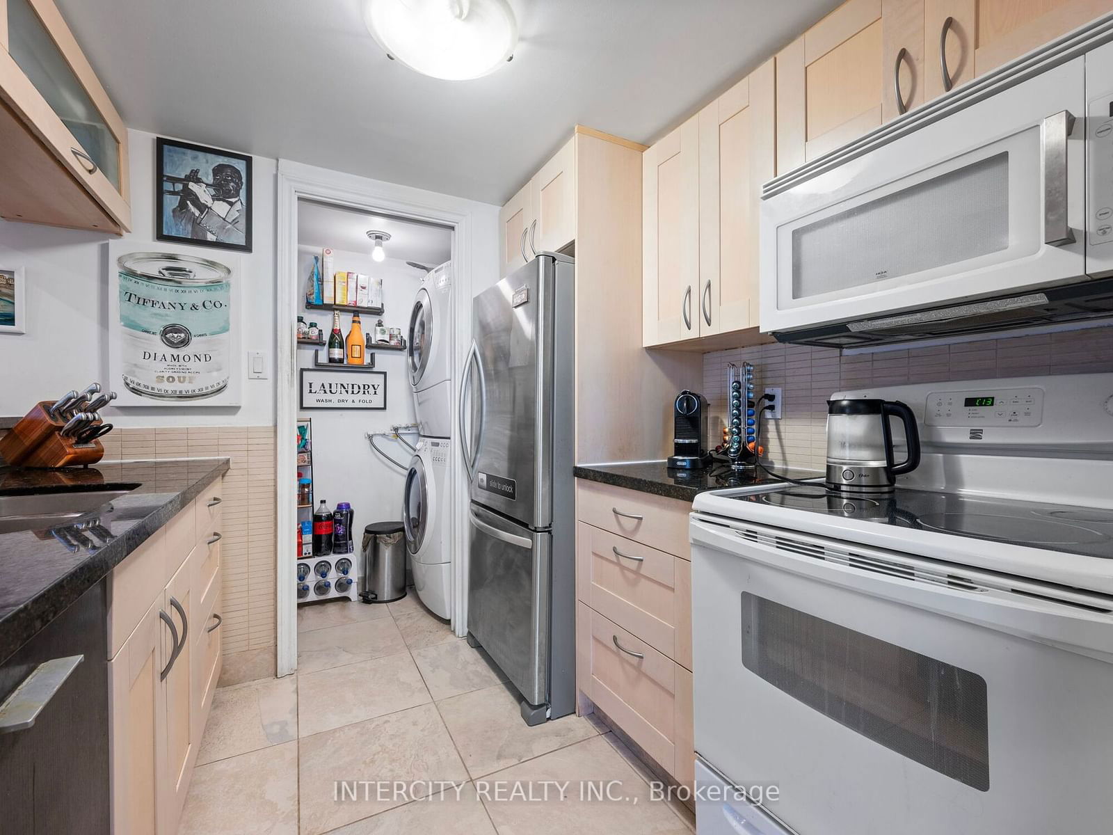 717 Bay St, unit 509 for sale - image #15