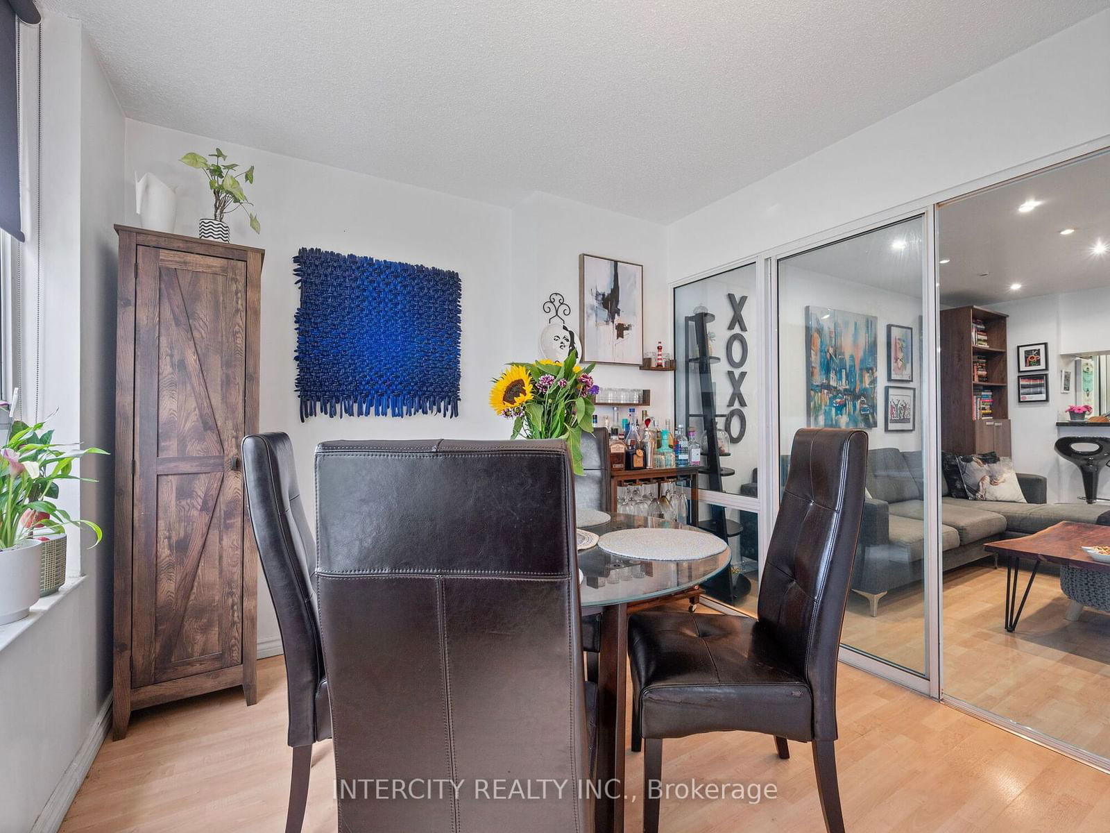 717 Bay St, unit 509 for sale - image #25