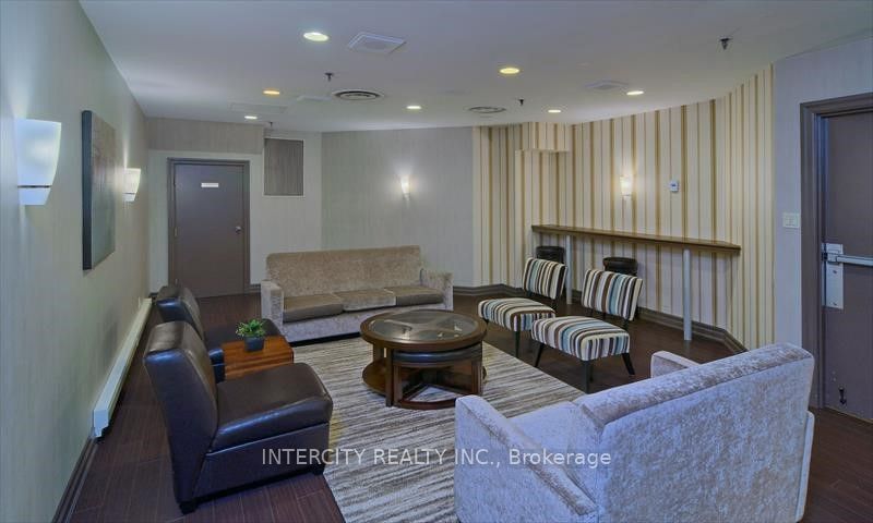 717 Bay St, unit 509 for sale - image #34