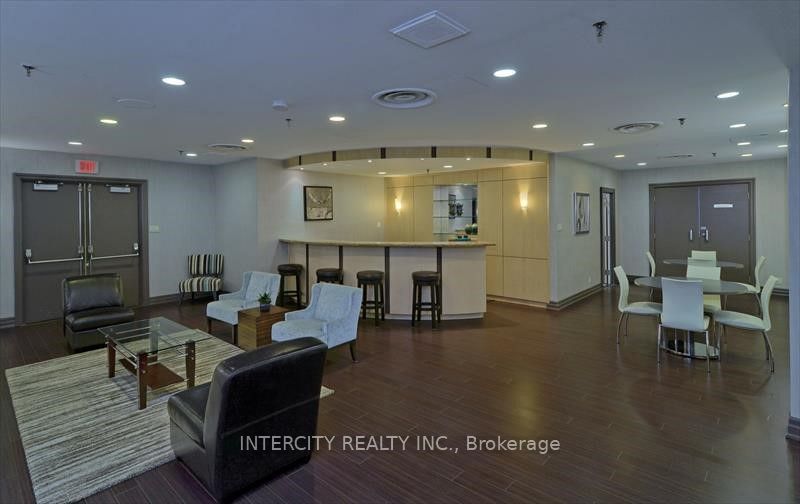 717 Bay St, unit 509 for sale - image #35