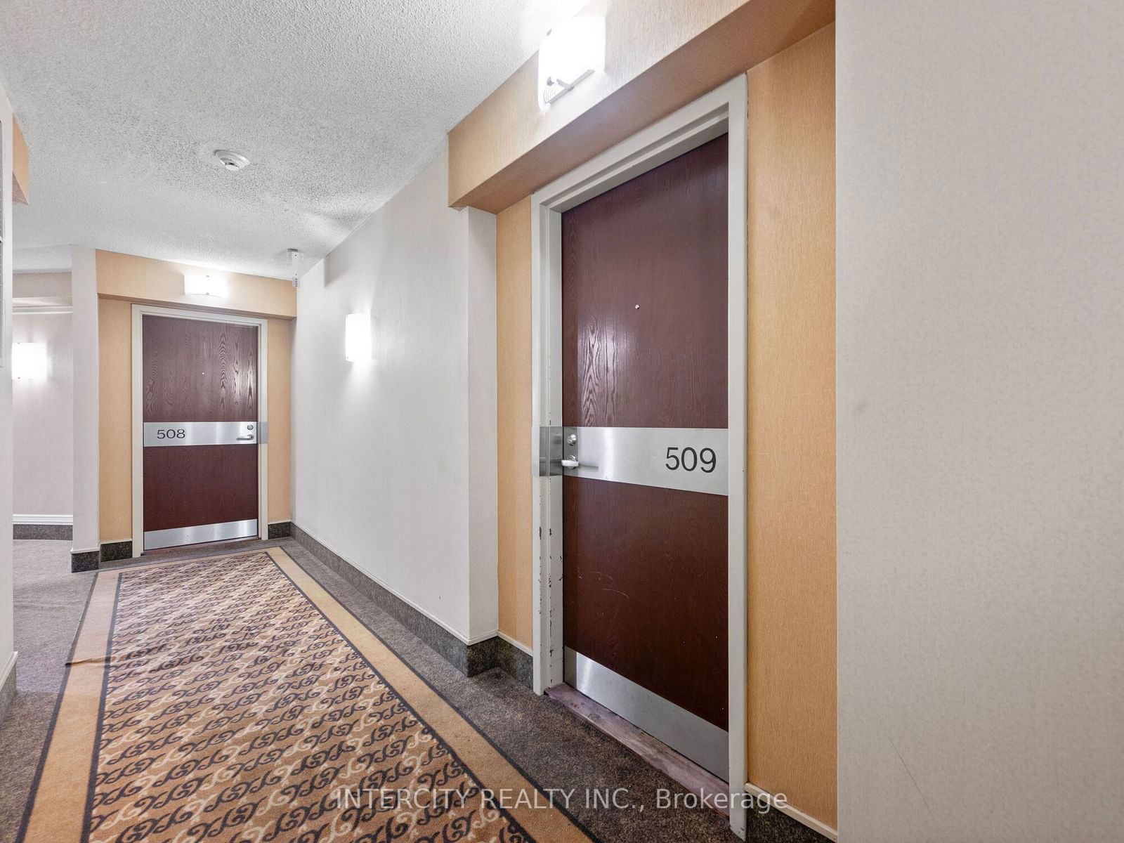 717 Bay St, unit 509 for sale - image #4