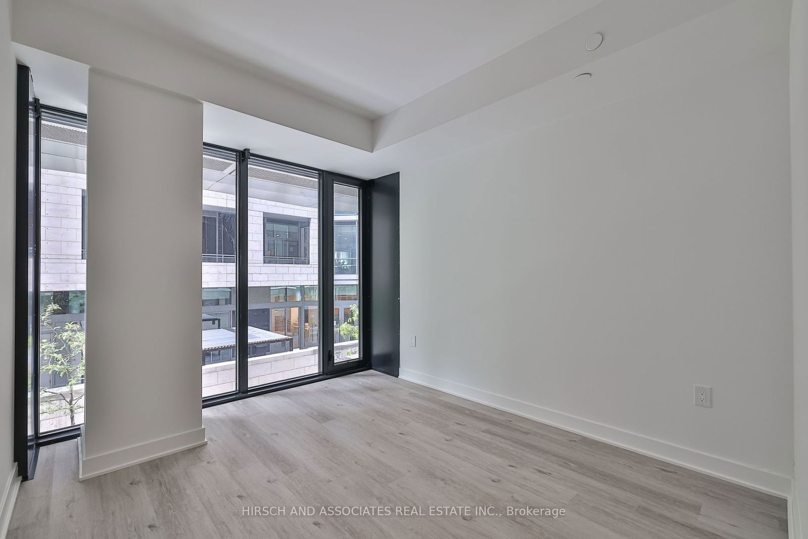 55 Charles St E, unit TH04 for rent