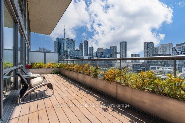 55 Stewart St, unit PH 1034 for sale - image #24