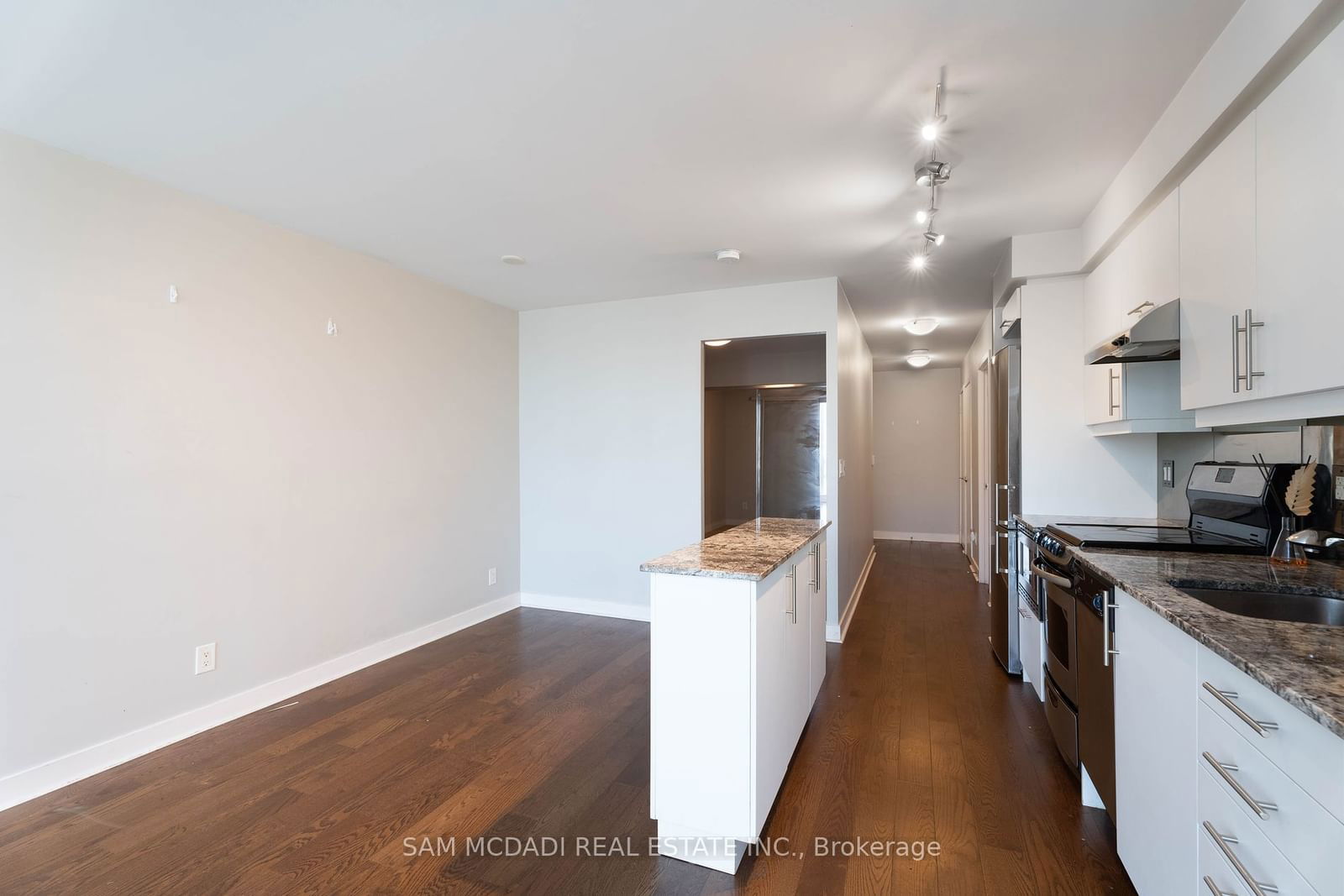 320 Richmond St E, unit 416 for rent