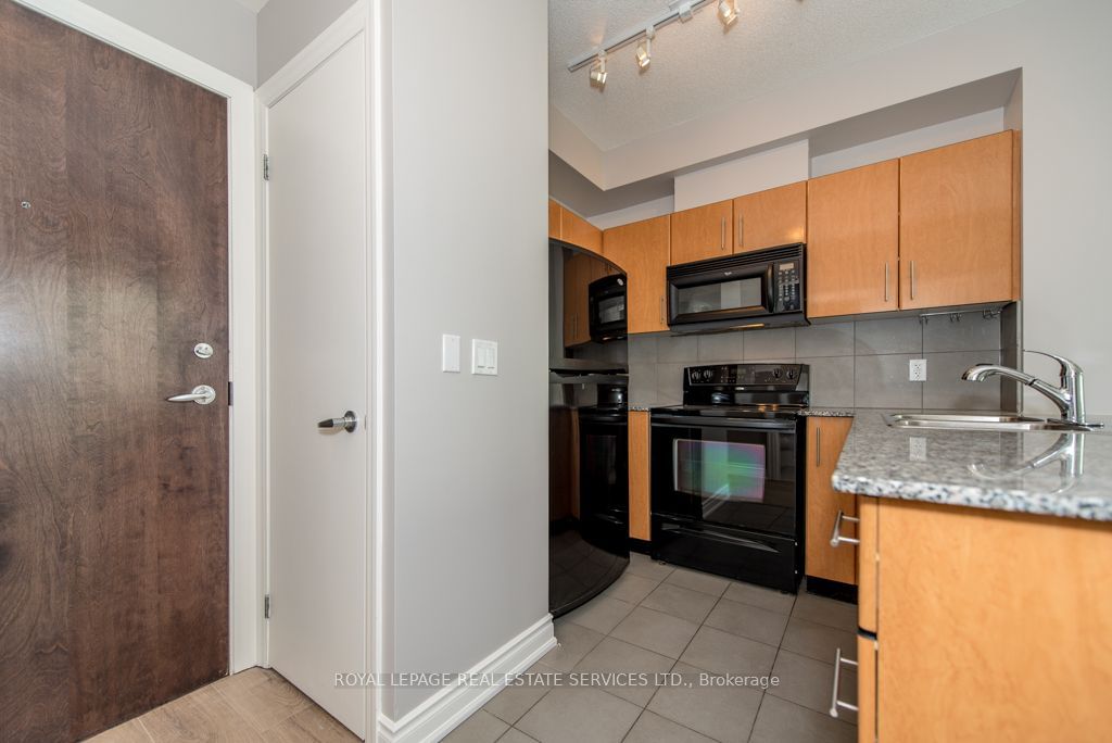 16 Yonge St, unit 2903 for sale - image #2