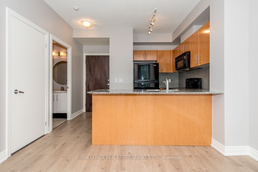 16 Yonge St, unit 2903 for sale - image #5