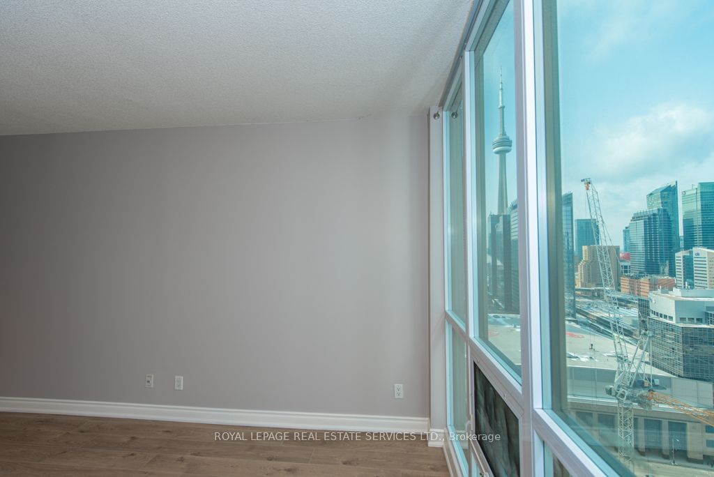 16 Yonge St, unit 2903 for sale - image #9