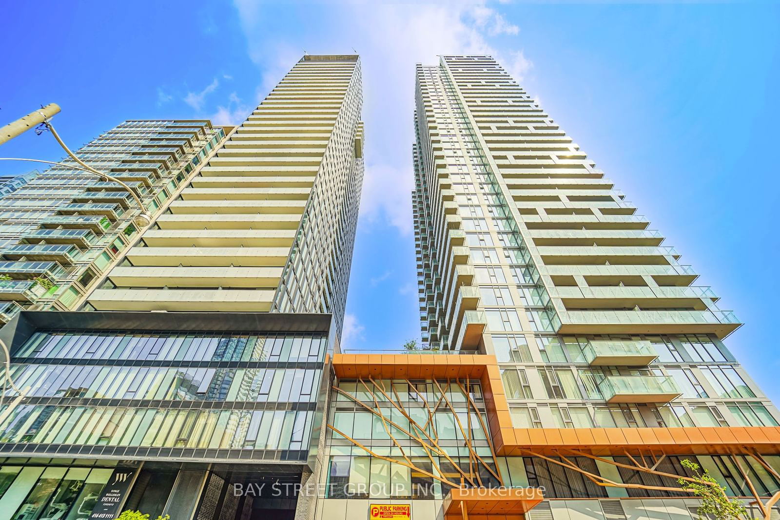 50 Wellesley St E, unit 902 for sale