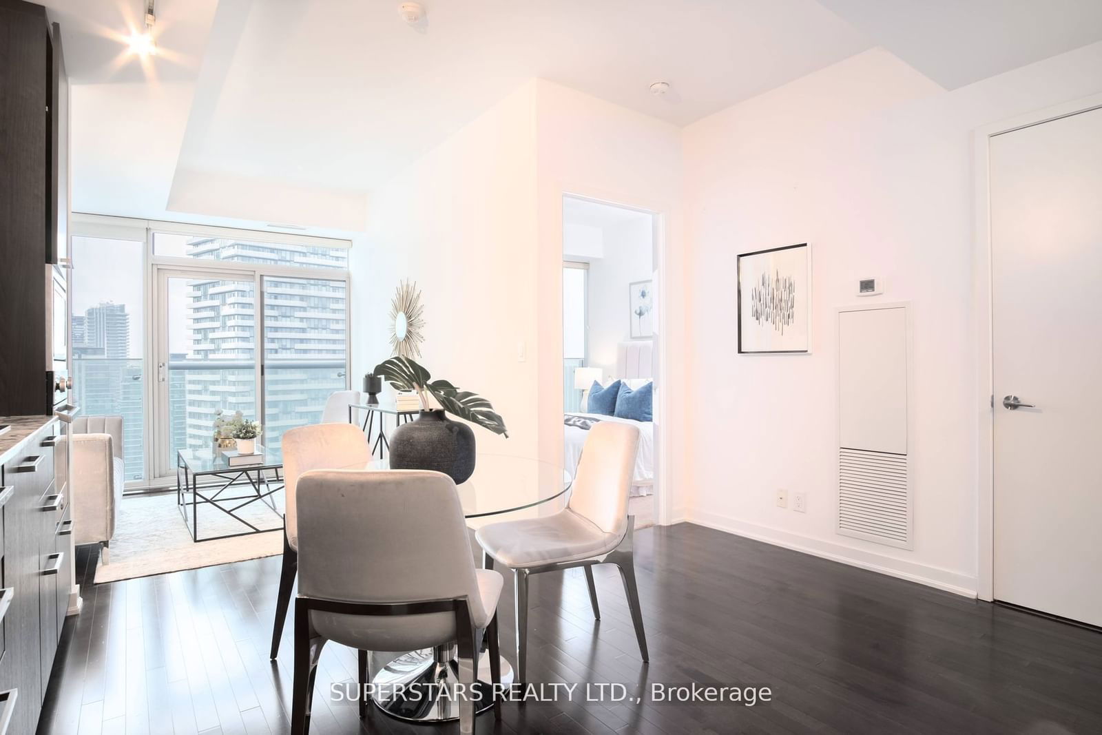 12 York St, unit 4911 for sale - image #3