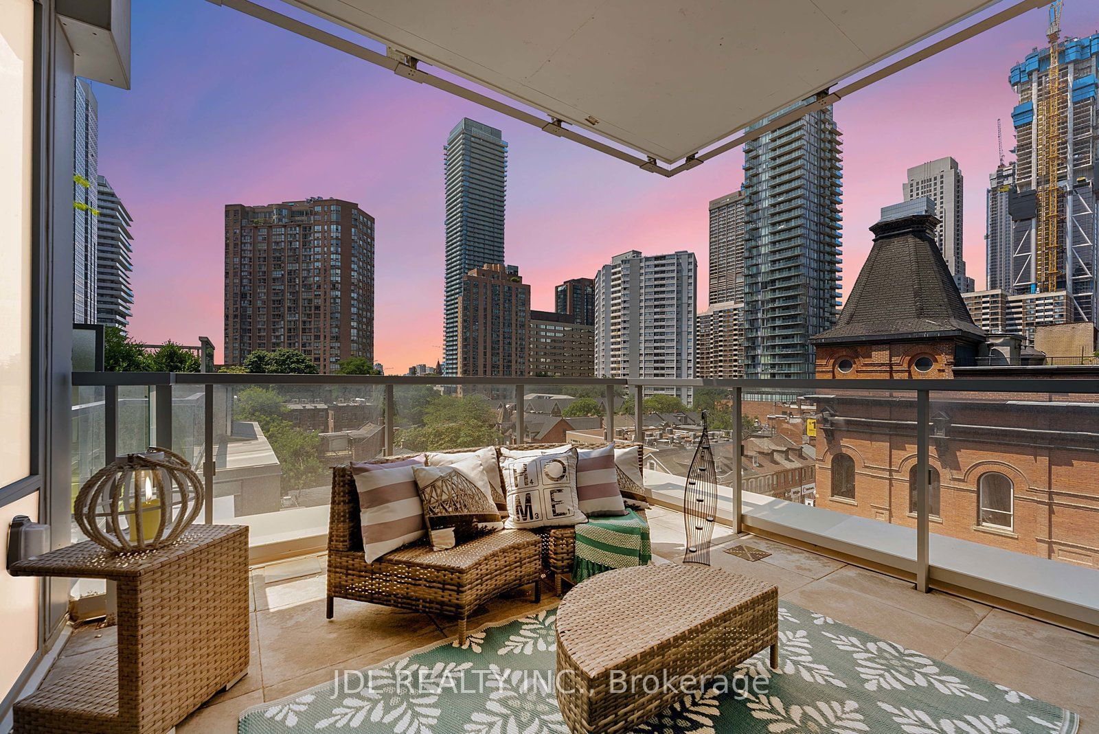 1 Gloucester St, unit 609 for sale - image #5