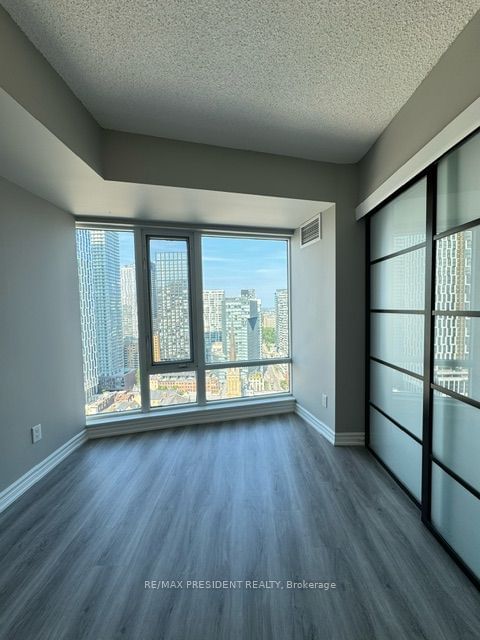 210 Victoria St, unit 2703 for sale