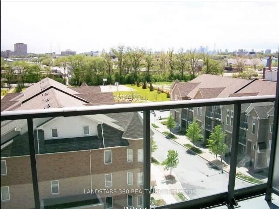 35 Brian Peck Cres, unit 613 for rent - image #4