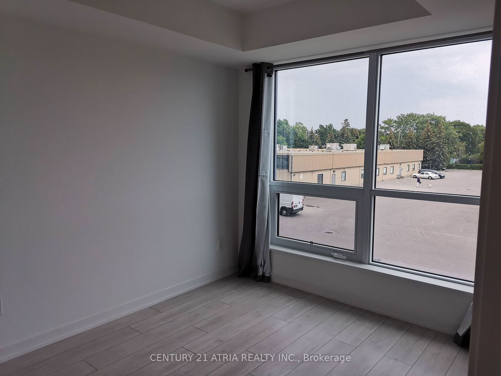 31 Tippett Rd, unit 209 for rent - image #9