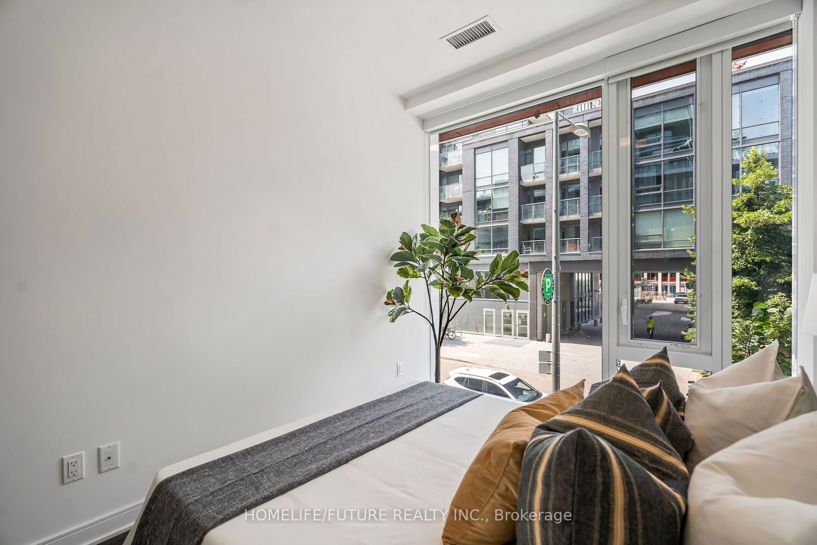 180 Mill St, unit S128 for rent - image #27