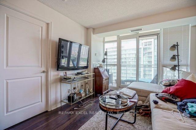 35 Bastion St, unit 1716 for rent