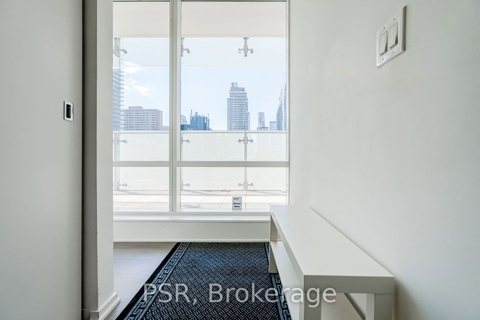 1 Bloor St E, unit 410 for rent - image #2