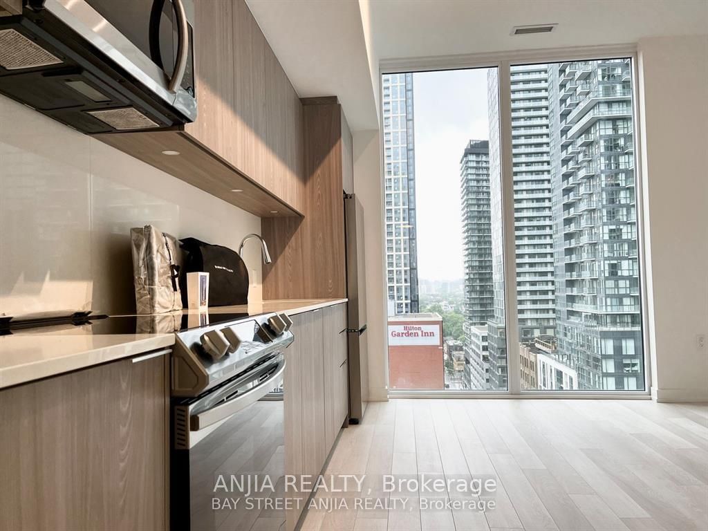 357 King St W, unit 1603 for rent - image #2