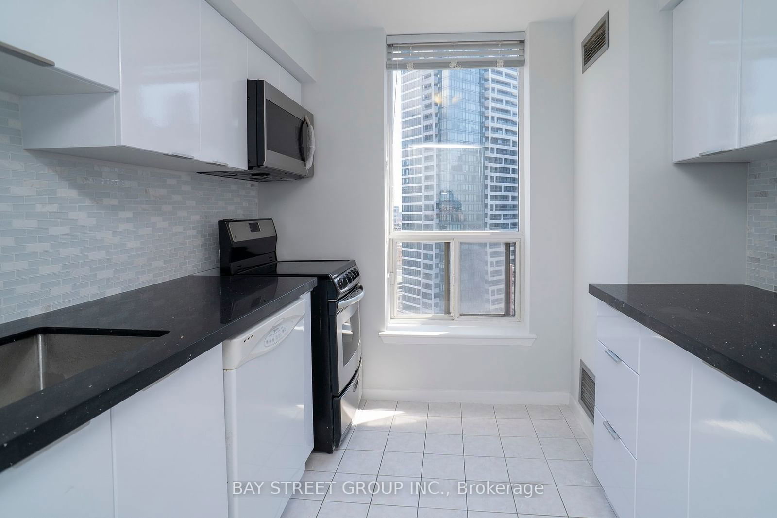 44 St Joseph St S, unit 2006 for sale