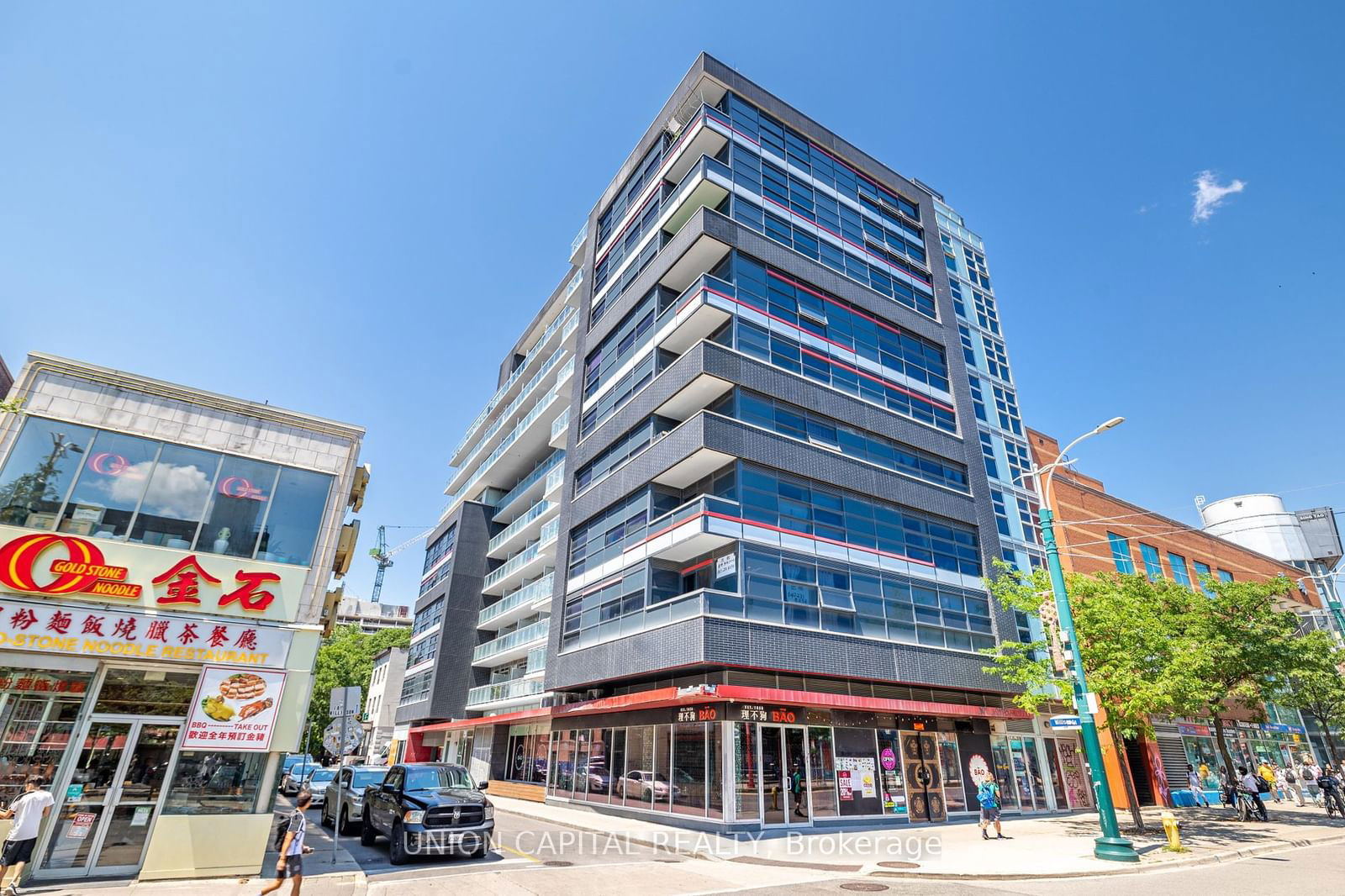 10 Willison Sq, unit 602 for sale - image #1