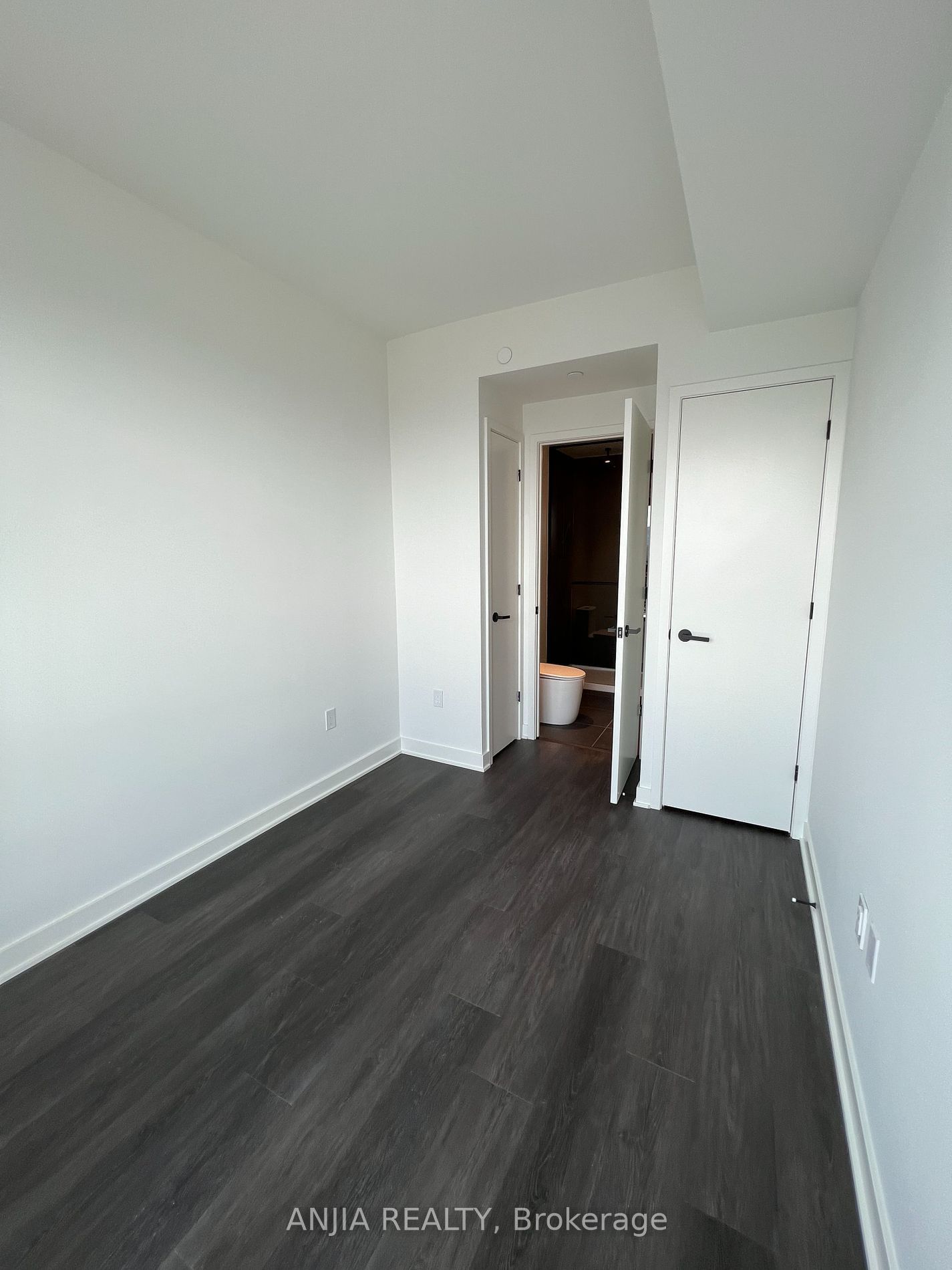 55 Charles St E, unit 3504 for rent