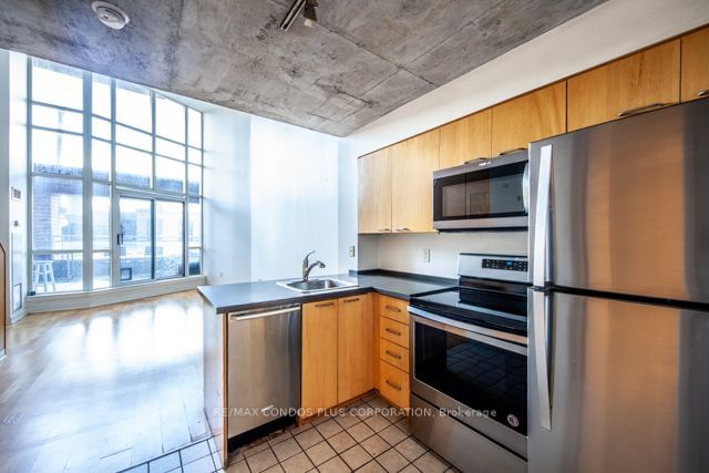 255 Richmond St E, unit 218 for rent - image #2