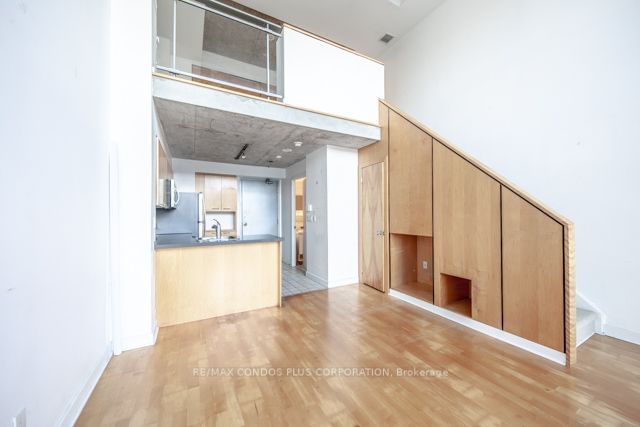 255 Richmond St E, unit 218 for rent - image #6