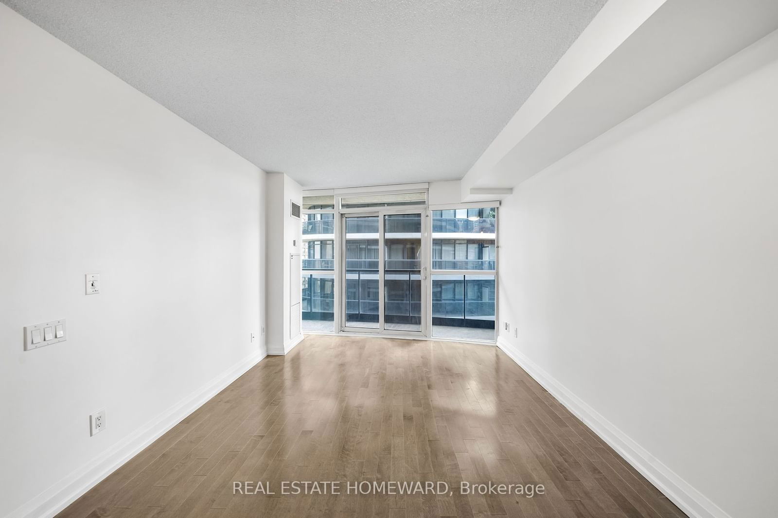 21 Carlton St, unit 1006 for rent - image #10