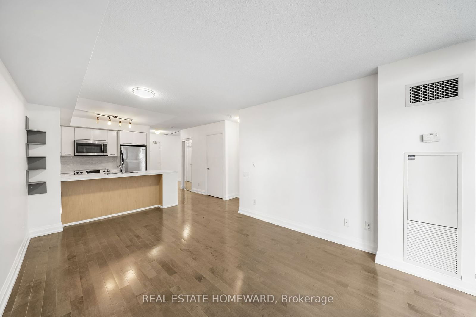 21 Carlton St, unit 1006 for rent - image #12