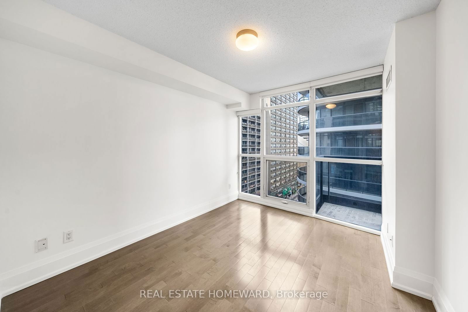 21 Carlton St, unit 1006 for rent - image #14