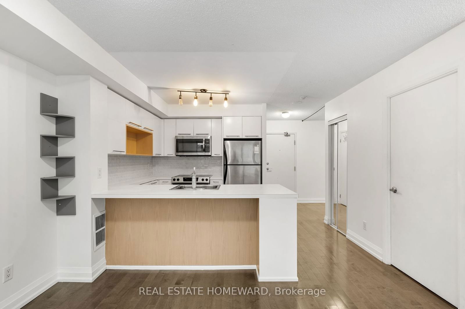 21 Carlton St, unit 1006 for rent - image #7